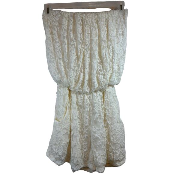 Ariella White Lace Strapless Romper - Size Small - Picture 2 of 11